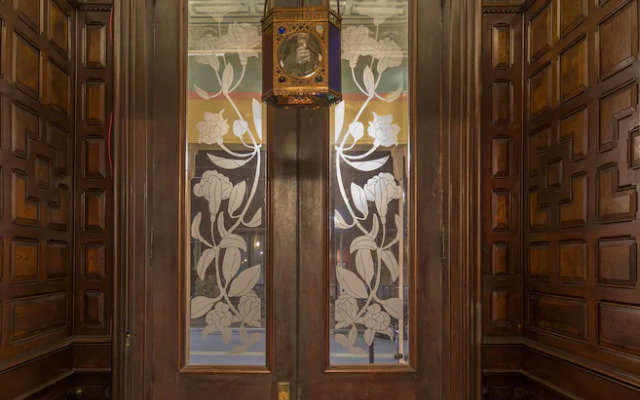 The Parador Inn