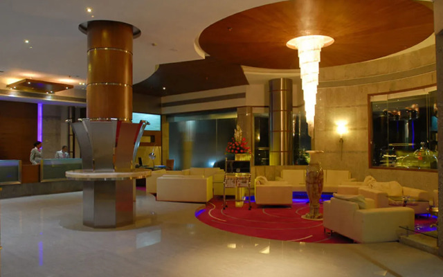 Peninsula Grand Hotel