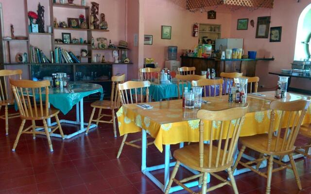 Orange Hill Beach Inn