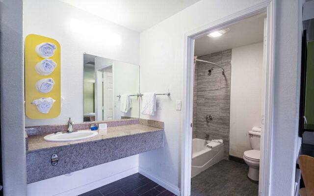 Fisherman's Cove Inn