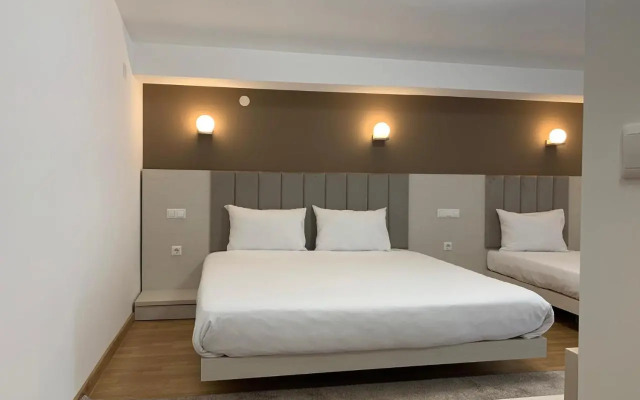 Royal L Hotel