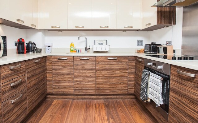 1 Bedroom Apartment Near Camberwell With Balcony