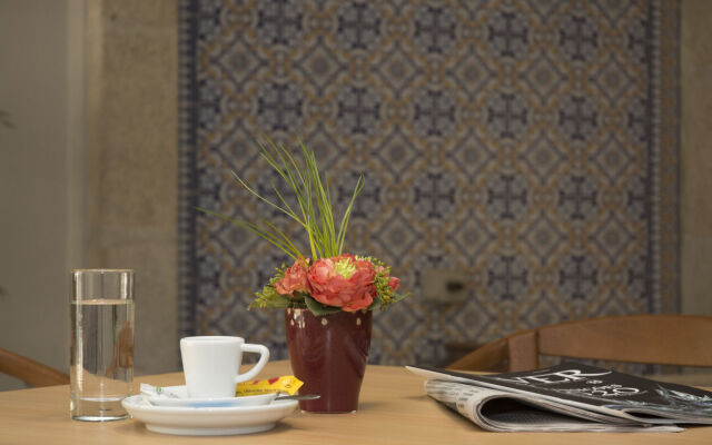 Hotel Rainha D. Amelia, Arts & Leisure