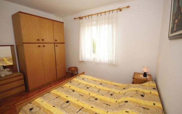 Apartment 773