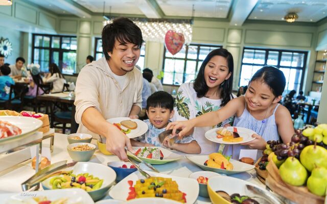 Disney Explorers Lodge