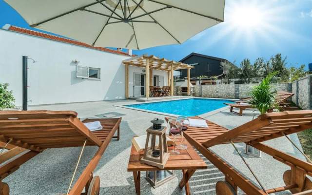 Magical Villa Casa Nova with Pool