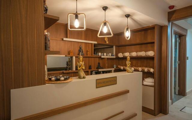 Acroter Hotel Spa