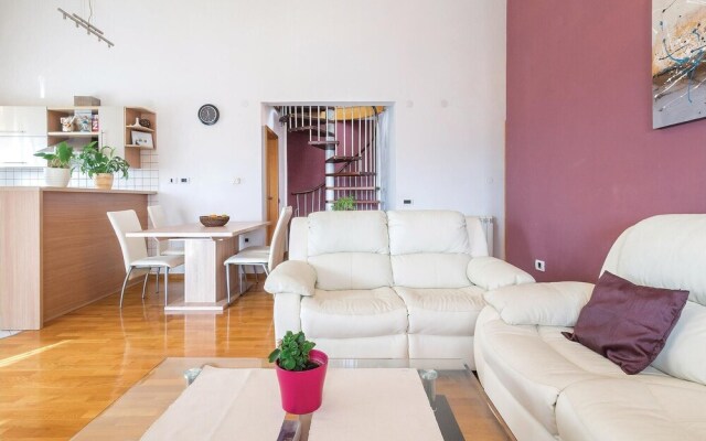 Beautiful Home in Pula With Wifi and 4 Bedrooms