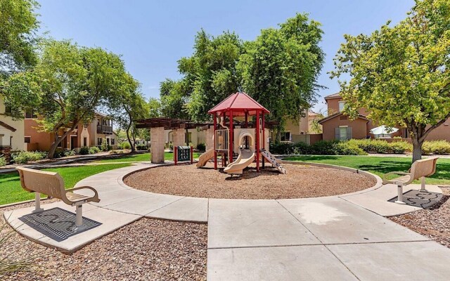 Farmhouse Surprise - 3 Bedroom by Casago