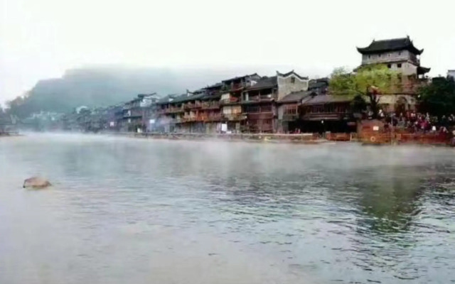 Fengyuan Yuanjiangjing Hotel