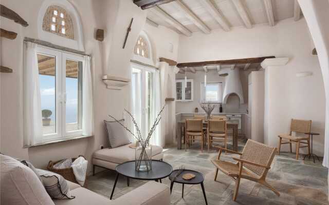 Morfes Luxury Apartments