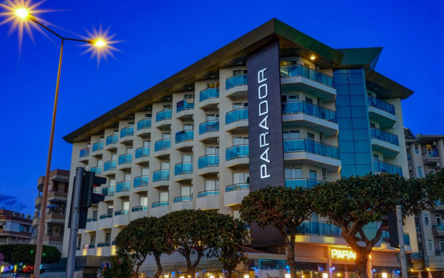 Parador Beach Hotel