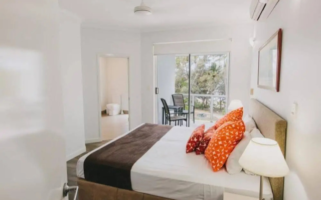 On the Beach 321 – Guest Rooms – Port Douglas