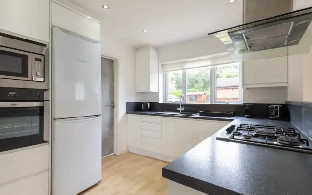 Host Stay Lingwood Park