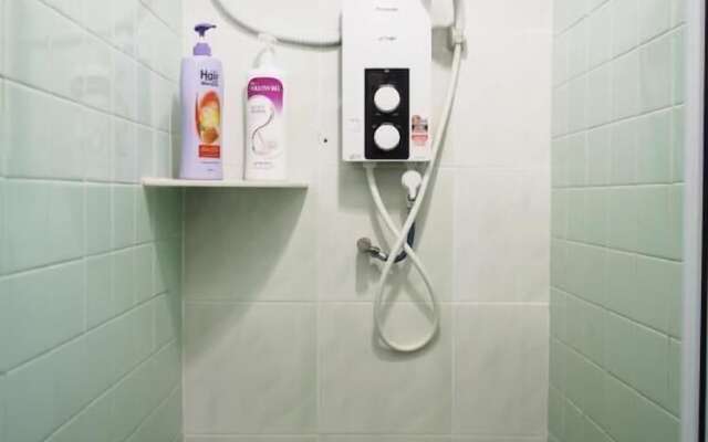 OYO HOME 90647 Mac Inn 94