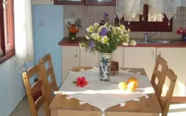 Avlana House
