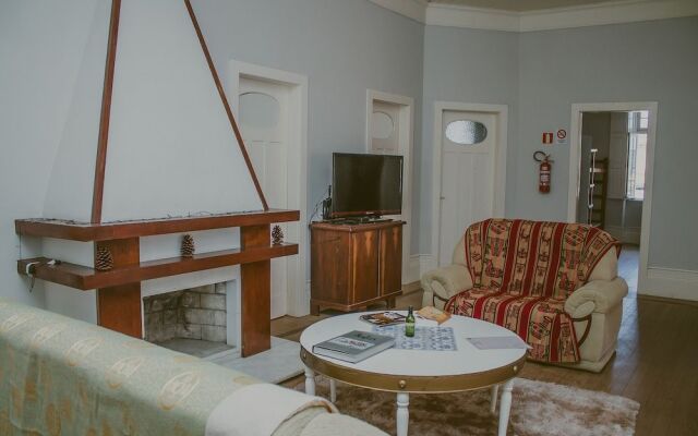 Vila Santa Eulália Hostel