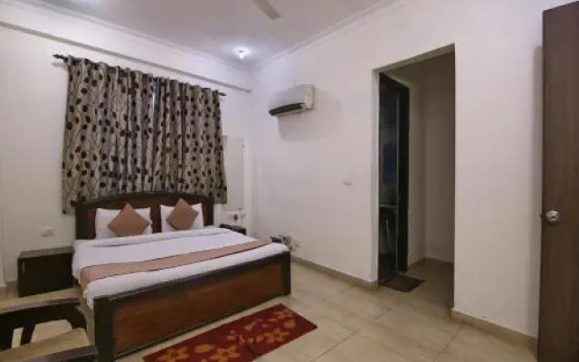 OYO Flagship 238 Noida Sector 72