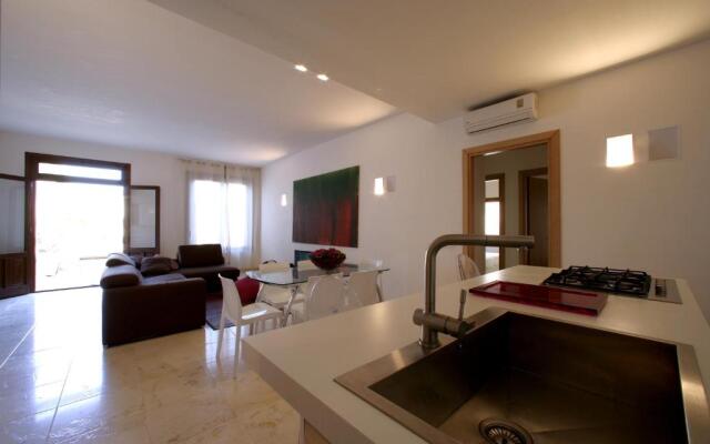 VILLA DELFINI 2-12 Pax