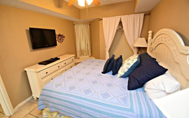 Tropic Isles 703 by RedAwning
