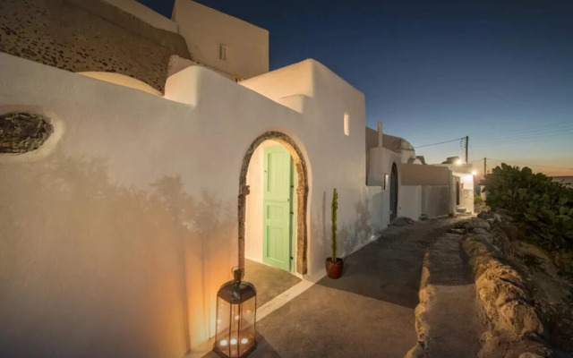Two Bedroom Villa With Private Indoor Cave Pool
