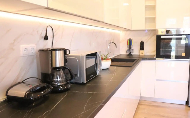 Apartment MARY- 2 free parking, near Mall of Split