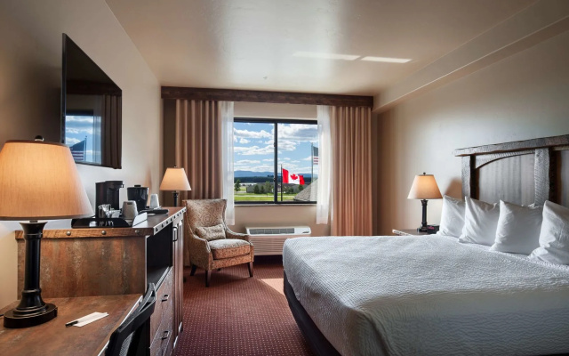 Glacier International Lodge