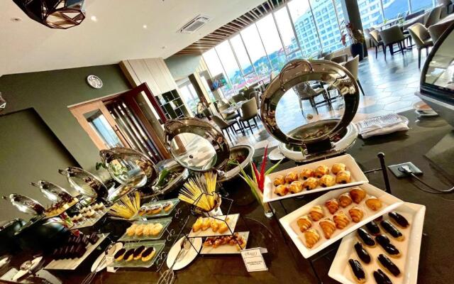 Rogers Hotel Manado
