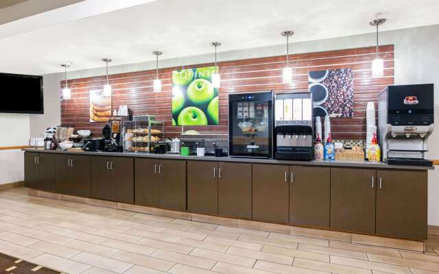 La Quinta Inn & Suites by Wyndham Paris