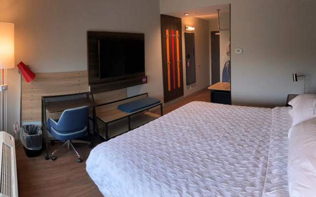 Tru By Hilton Monroe