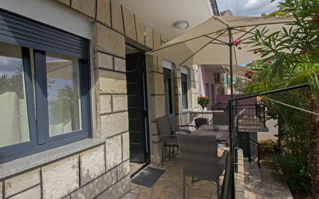 Modern 2 BDR & 2 Bathroom app with sea view, 077