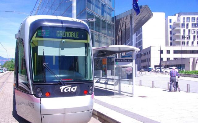Rent4night Grenoble Europole
