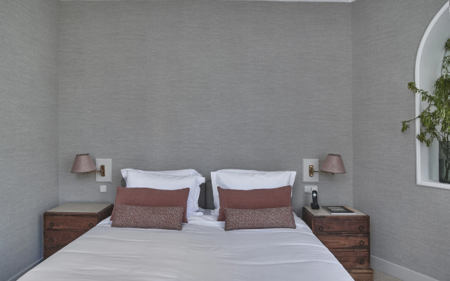 Kefalari Suites
