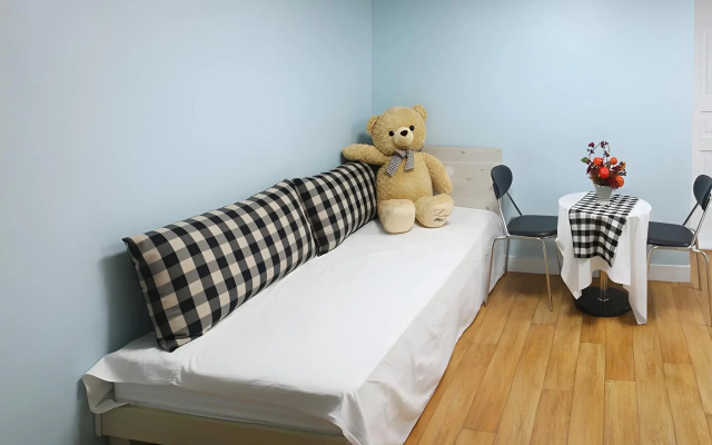 Family & Friends House