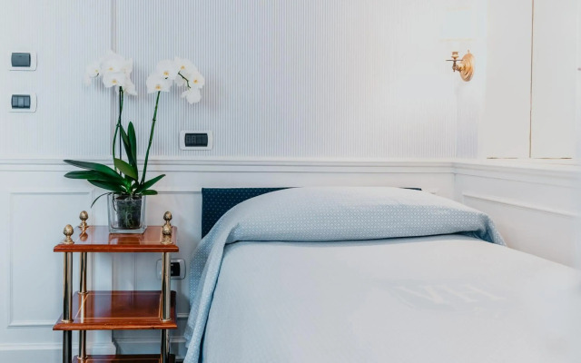 Remi Hotel