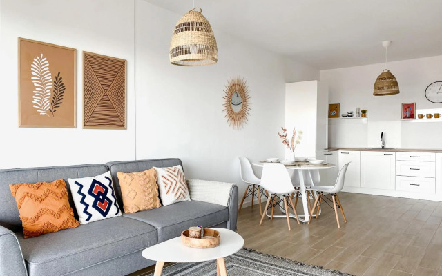 Sol Apartment - Near City Center - Free Parking