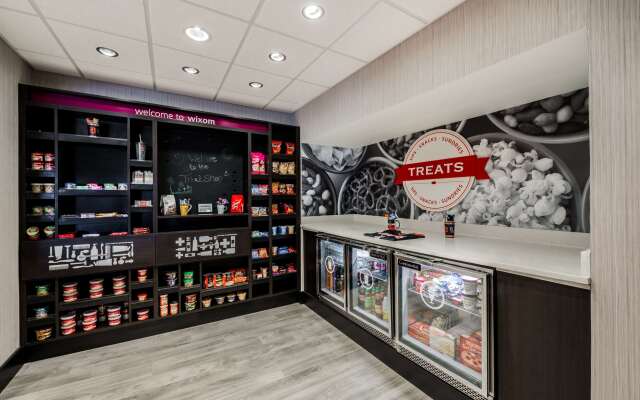 Hampton Inn & Suites Wixom