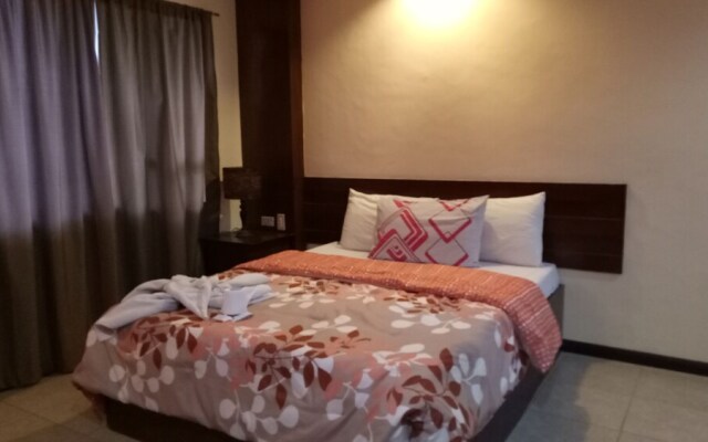 Bee Bee Lodge