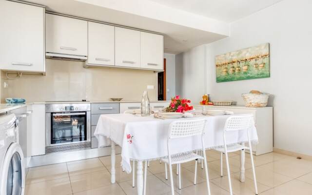 Spacious Holiday Home in Oliva With Swimming Pool