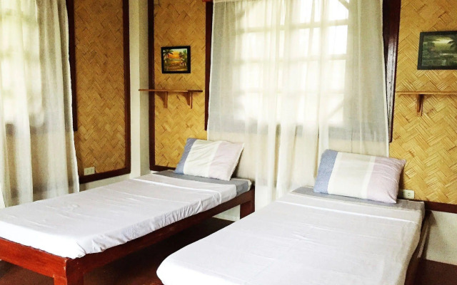 Villa Verde Safari and Pagi Dive Center
