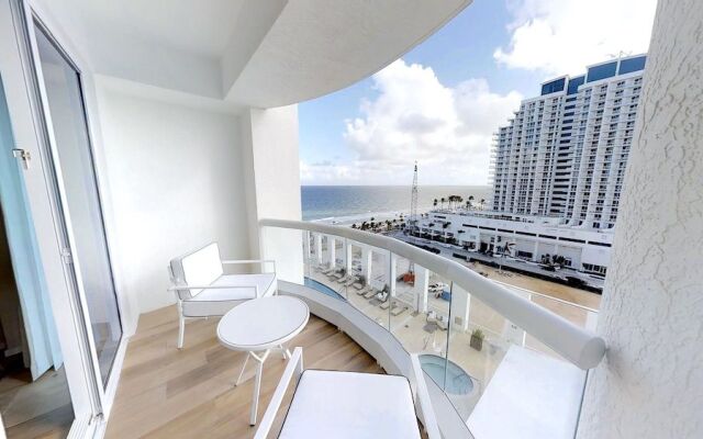 Beachfront Condo in Central Beach