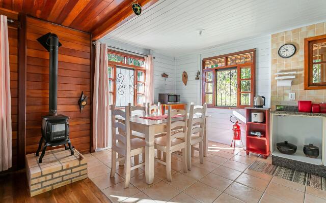 Chalé aconchegante em meio à natureza SBC517