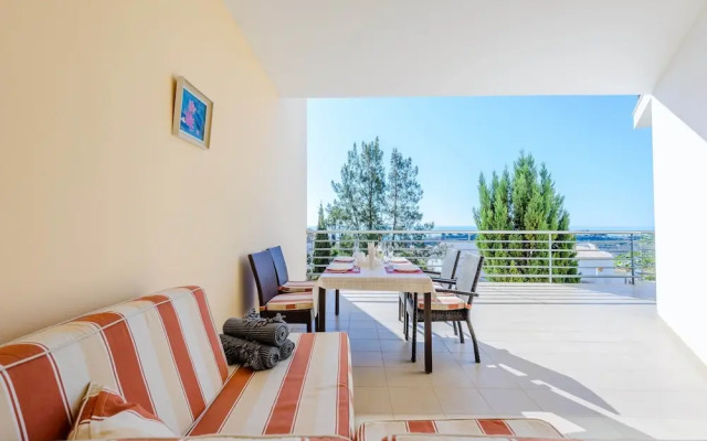 Sea view Apartment with 2 huge Terraces & Swimming pools