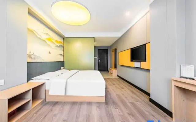 Xinyuan Express Hotel (Wuhan University Guangxutun Subway Station)