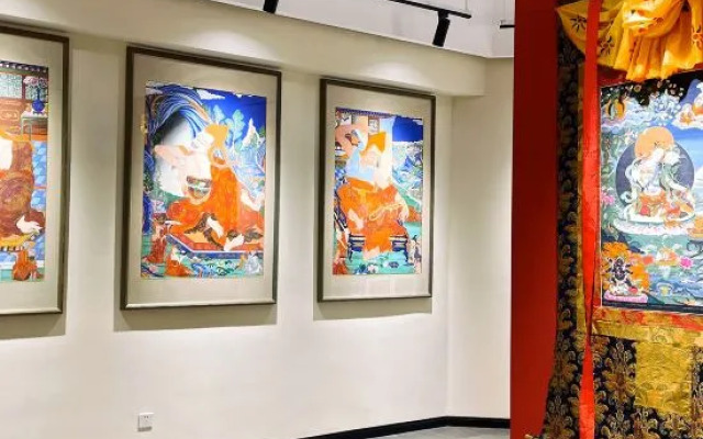 Sky Ornament Art Hotel