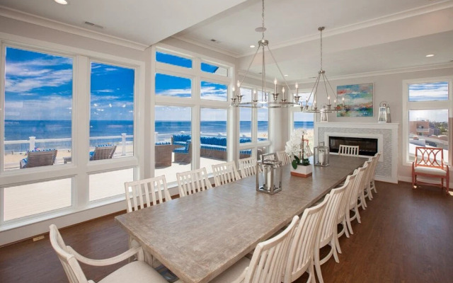 Blue Horizon - 10 Br Home