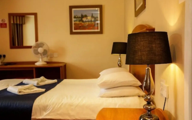 Chesters Hotel & Restaurant