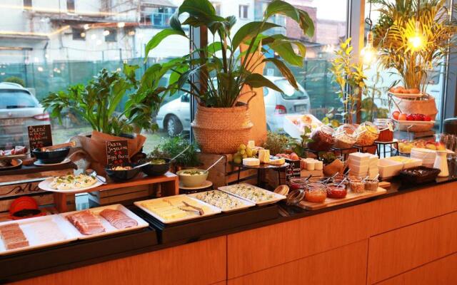 Aparthotel Invite