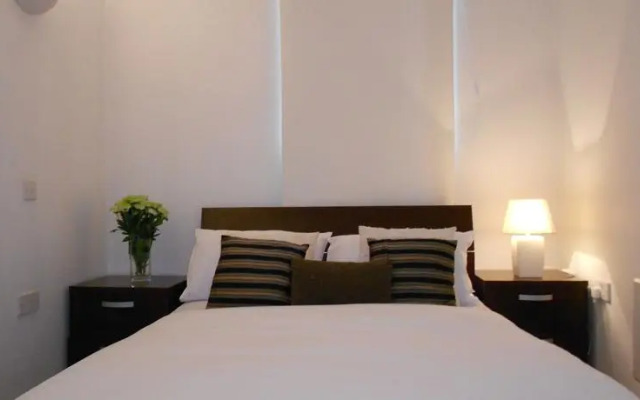Oasis Apartment Docklands