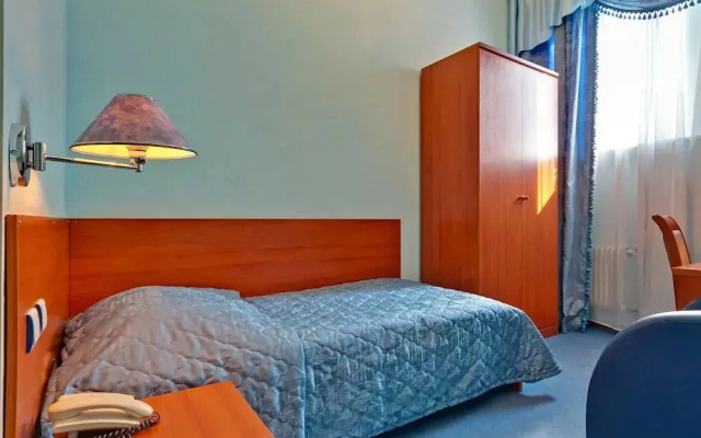 Warsaw Hotel